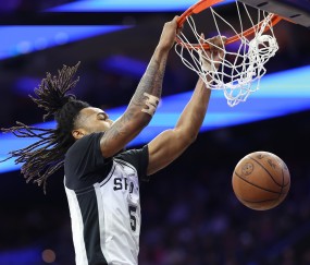 乐鱼官网下载-米奇：卡斯尔在对阵76人时强势发挥 成为球队取胜的关键因素之一